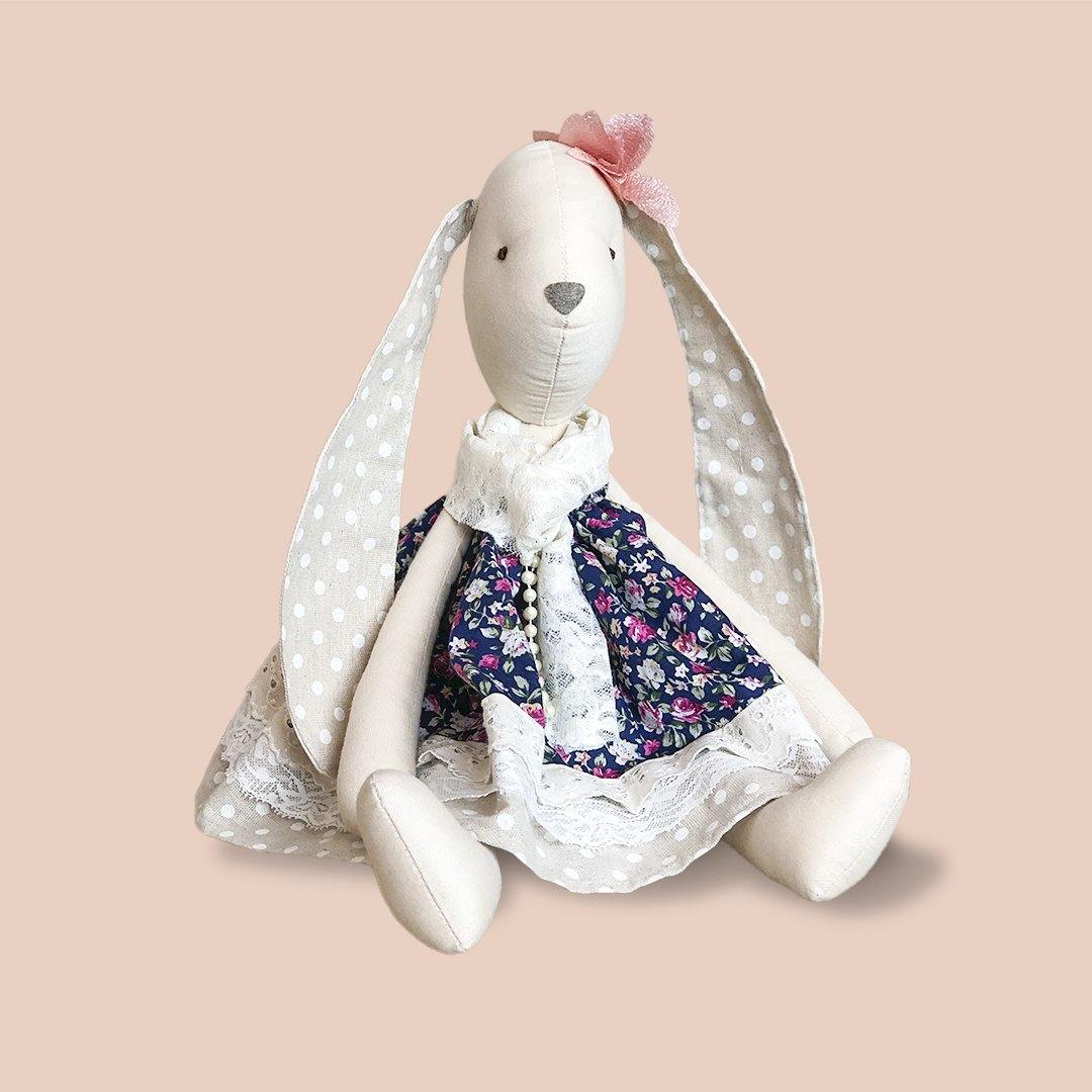 CONEJA TÍA ANA - Circus and Zirconia