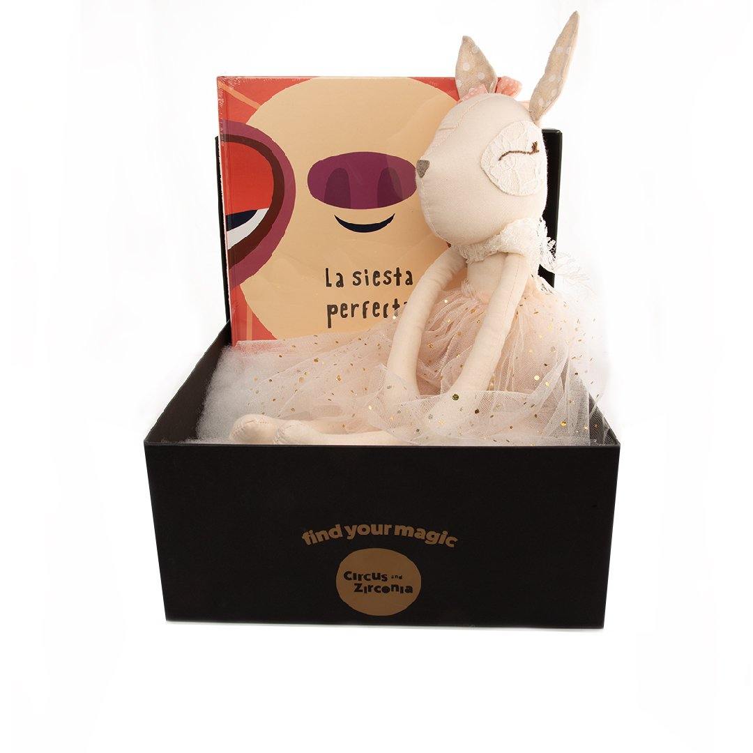 MAGIC BOX CHICA NEGRA - Circus and Zirconia